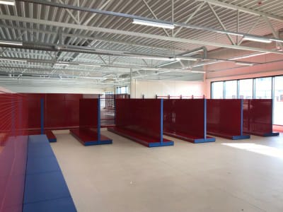 SIA „Viss veikaliem un warehouse“ siūlo kokybiškus prekybos ir parduotuvių lentynų sistemų sprendimus 8
